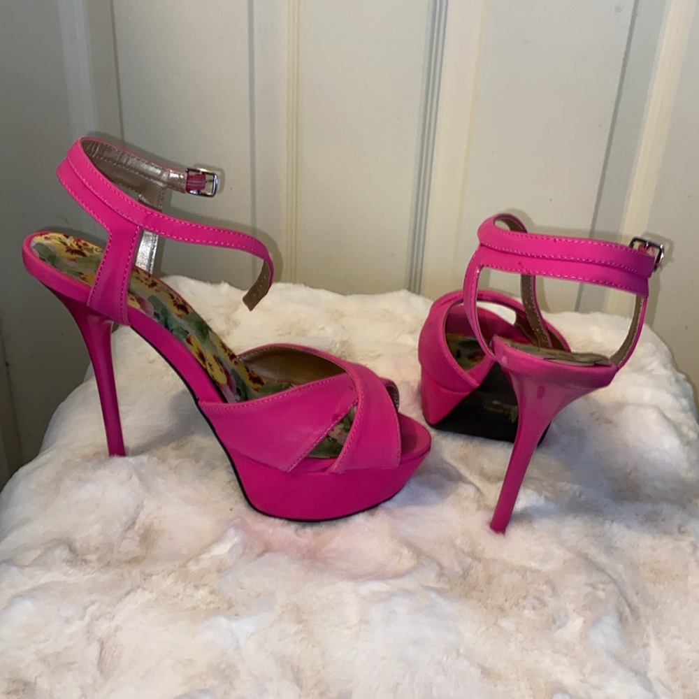 Sexy hot pink heels